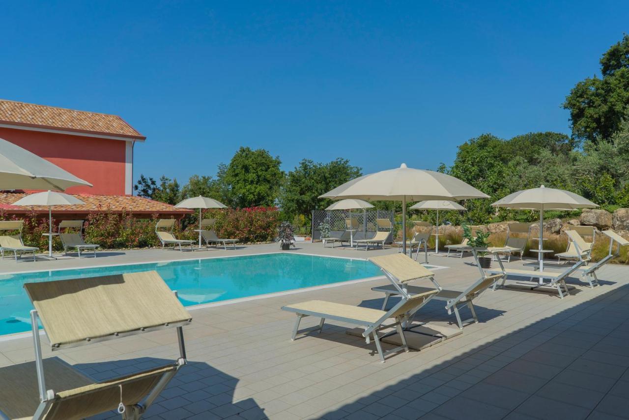 Bed and Breakfast Terra Di Vento Montecorvino Pugliano Экстерьер фото